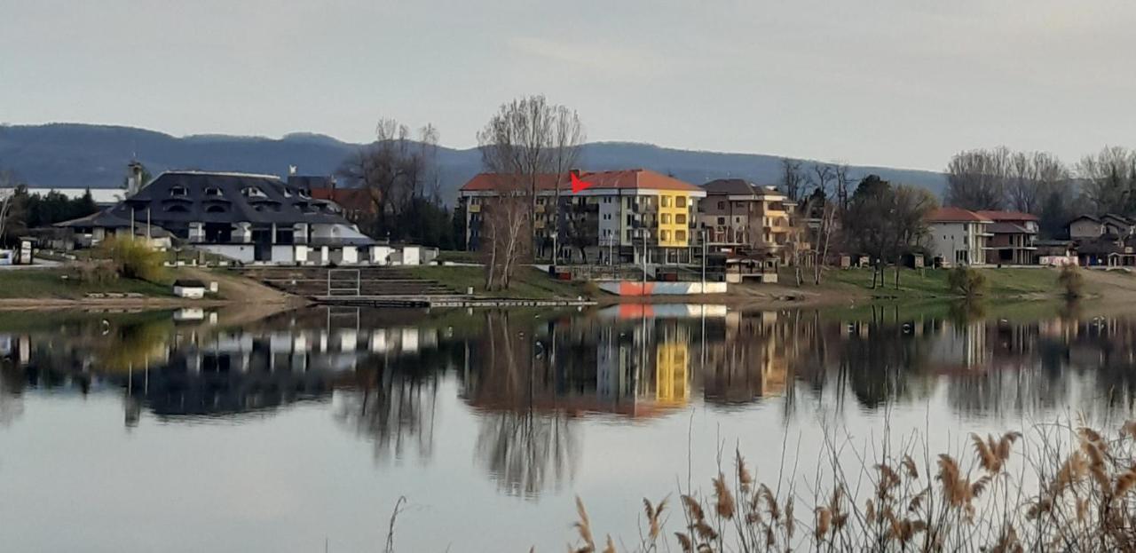 Apartman Alisa Veliko Gradiste Bagian luar foto